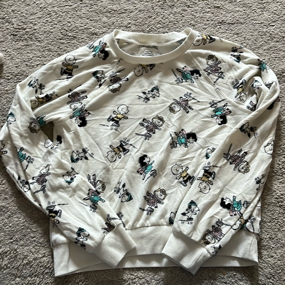 Peanuts crewneck shirt